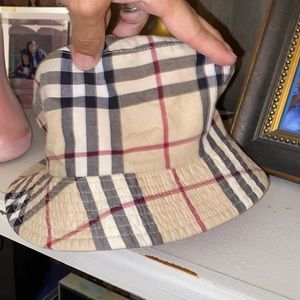 Burberry nova plaid reversible bucket hat orange